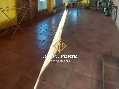 Casa 4 ambientes con 1 baño