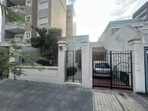 Casa sobre lote propio de 8,66 x 55