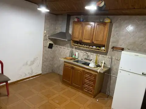 Vivienda al fondo con Local al Frente