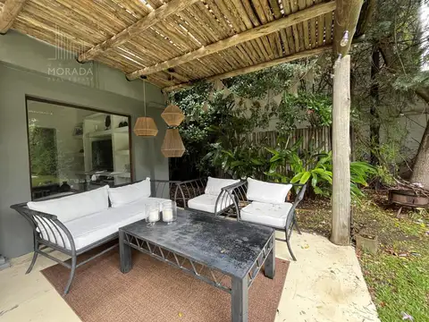 Casa en Alquiler en El Establo, USD 2.500