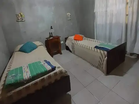 Casa 5 ambientes con 1 baño