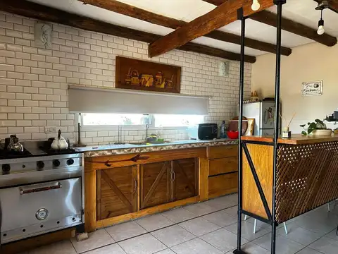 Casa en Venta con 5 cocheras