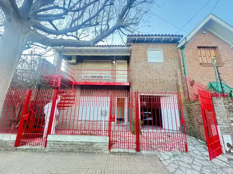 Excelente propiedad en venta ideal 2 familias - Quilmes.