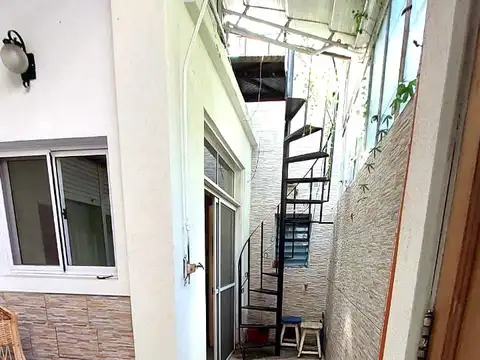 Depto Tipo Casa en Alquiler en Liniers, $ 900.000