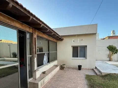 Casa 4 ambientes con 1 baño