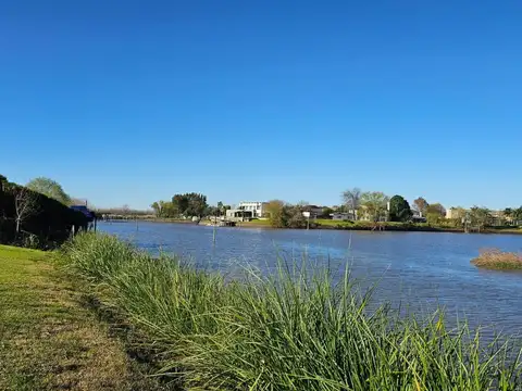 Terreno en Barrio San Benito AL RIO