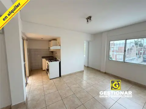 Pres Tgrl Juan Domingo Peron 3200, Piso 1