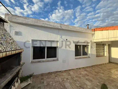 Fray Mamerto Esquiu , Piso 0