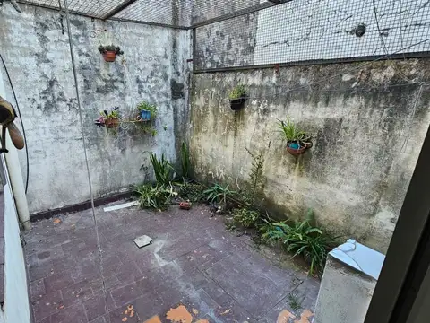 VENTA DPTO 1 DORMITORIO PB Y PATIO - B° 7 JEFES