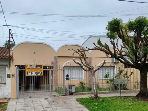 OPORTUNIDAD HERMOSA CASA APTA USO COMERCIAL