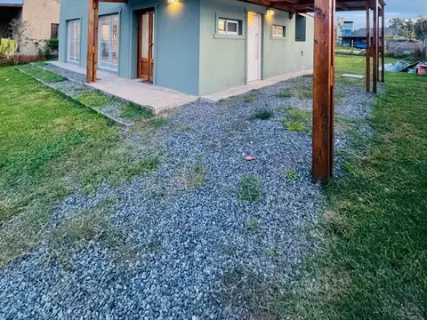 Casa 4 ambientes con 2 baños