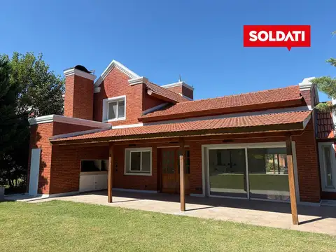 Casa en venta en Campo Grande  lote central refaccionada 