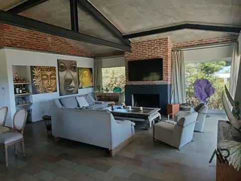 Casa en venta a 150m del mar en Punta Ballena