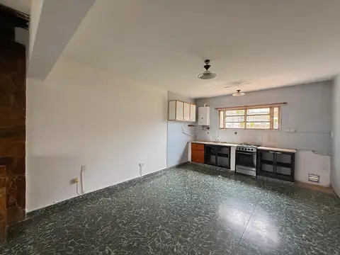 Casa en Alquiler en Alberdi, $ 750.000