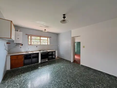 Casa 5 ambientes con 2 baños