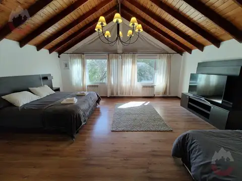 Casa 5 ambientes con 3 baños