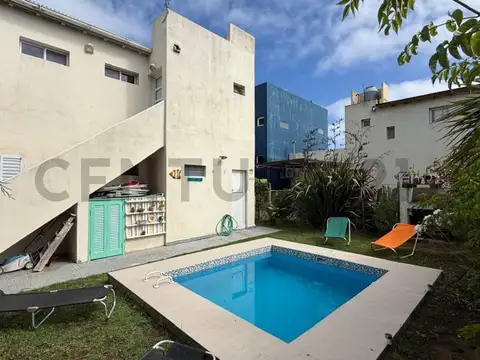 Casa en venta 3 ambientes Mar del Sur con pileta a metros del mar