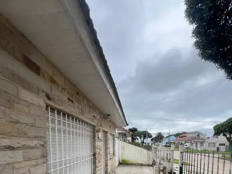 casa en venta barrio Faro de 3 ambientes