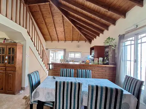 Casa en Venta con 4 cocheras