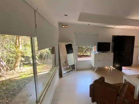 Casa 2 ambientes con 1 baño