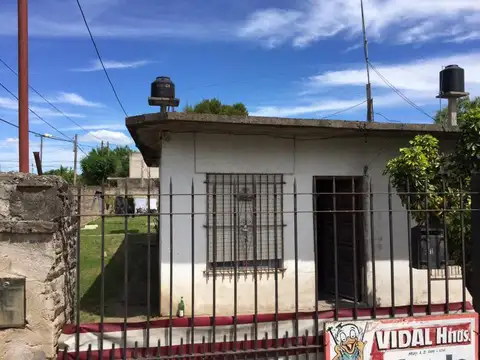 Calle Catamarca 304, esq. Moreno, Guernica Pte Peron 