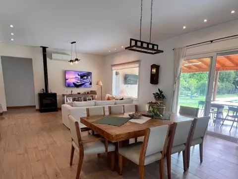 Casa en Venta con 4 cocheras