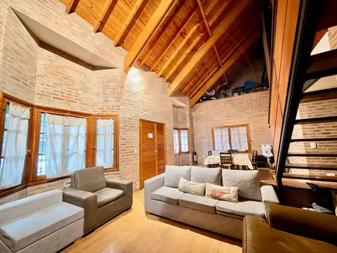 CASA 4 DORM. PILETA Y QUINCHO B CERRADO C. JARDIN