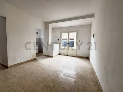 Casa 3 ambientes con 2 baños