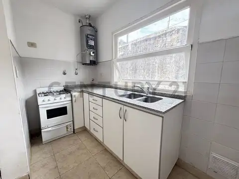 Zapiola 100, Piso UF 1