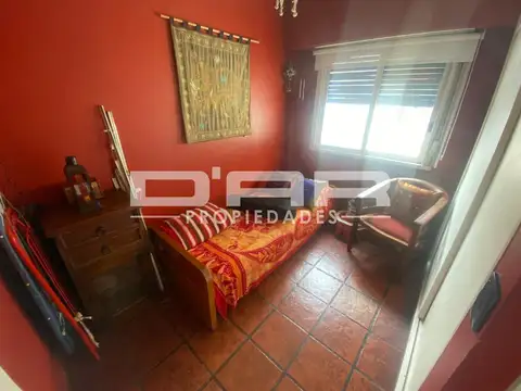 DEPARTAMENTO 4 AMBIENTES CON ESPACIO GUARDACOCHE Y BALCÓN CORRIDO