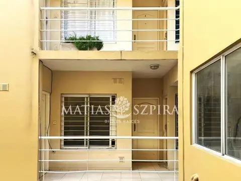 Almirante Guillermo Brown 259. Entre Intendente abel costa y Rio piedras