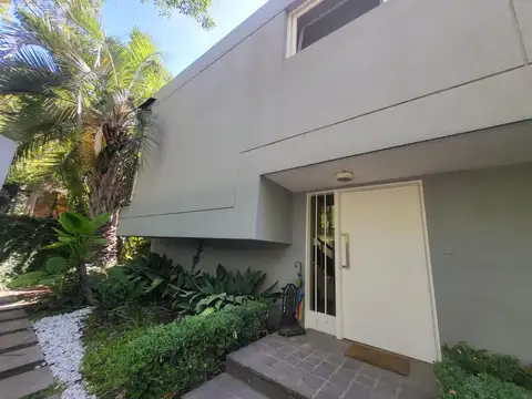 Casa en Alquiler en Golf, USD 4.200