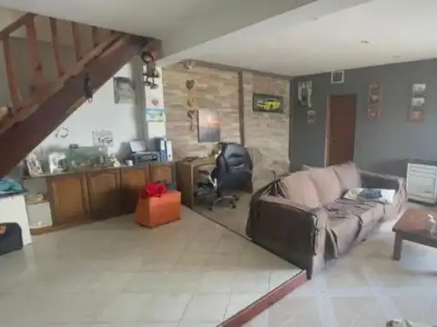 Casa en venta - 3 Dormitorios 3 Baños - Villa Gesell