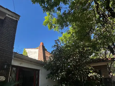 Casa 7 ambientes con 1 baño