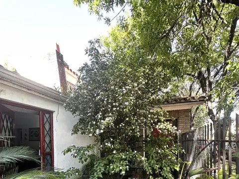 Casa 7 ambientes con 1 baño