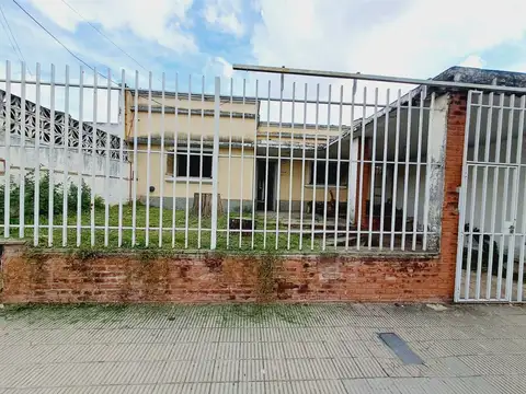 VENTA CASA 3 DORM  ALTO ALBERDI ACEPTA PERMUTA