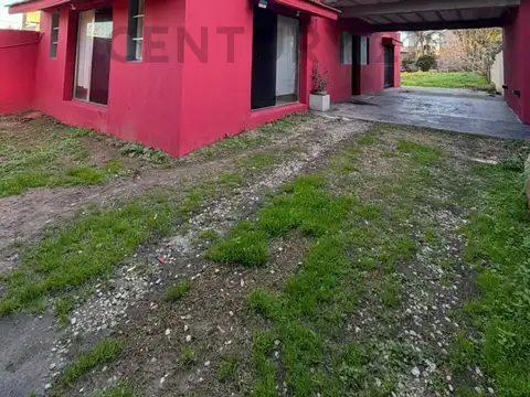 Casa en venta  de dos dormitorios en Jose Hernandez calle 132 numero 1342