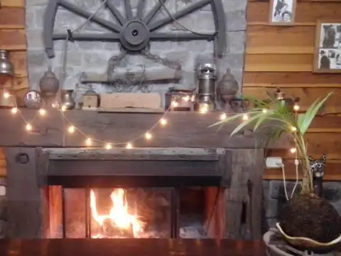 Casa 6 ambientes con 2 baños