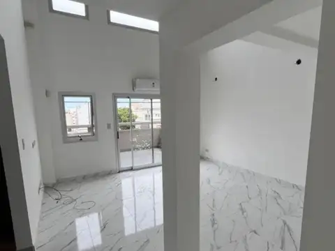 Córdoba 2500, Piso 7