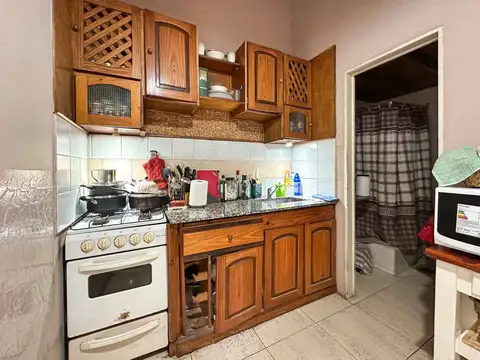 Casa 6 ambientes con 2 baños