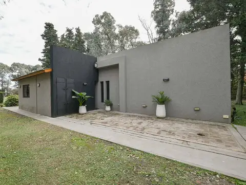 CASA EN VENTA ETCHEVERRY 4 DORMITORIOS PARQUE 