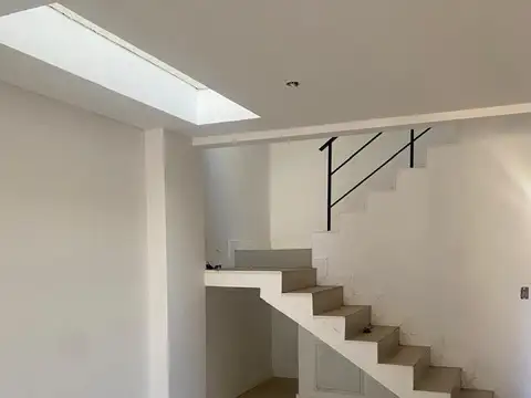 Casa 4 ambientes con 4 baños