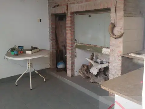 Casa 4 ambientes con 1 baño