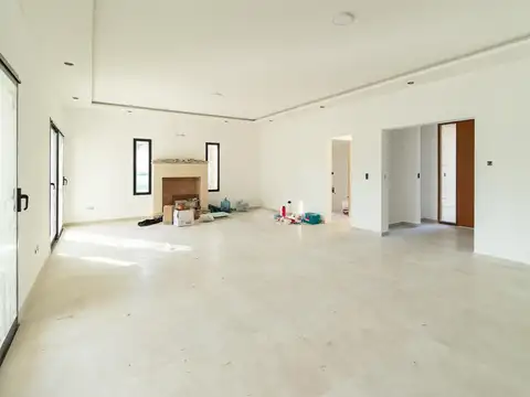 Casa 4 ambientes con 3 baños