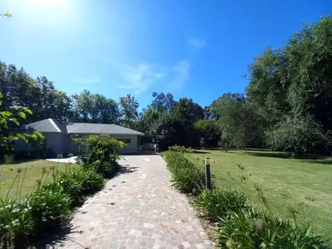 Casa 7 ambientes con 3 baños