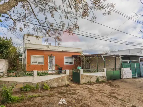 Casa más apartamento en un mismo padrón - La Paz