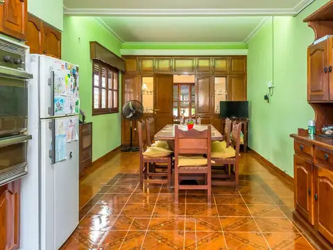 CASA DE 4 DORMITORIOS EN VENTA EN TRES CERRITOS