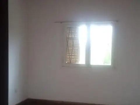 Casa en venta - 3 Dormitorios 2 Baños - Arturo Seguí
