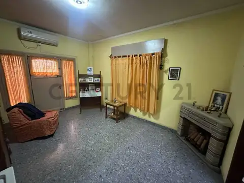 Casa 3 ambientes con 1 baño