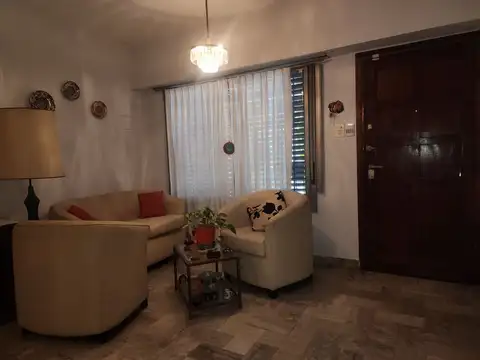 VENTA CASA TRES AMB.COCHERA TERRAZA QUINCHO